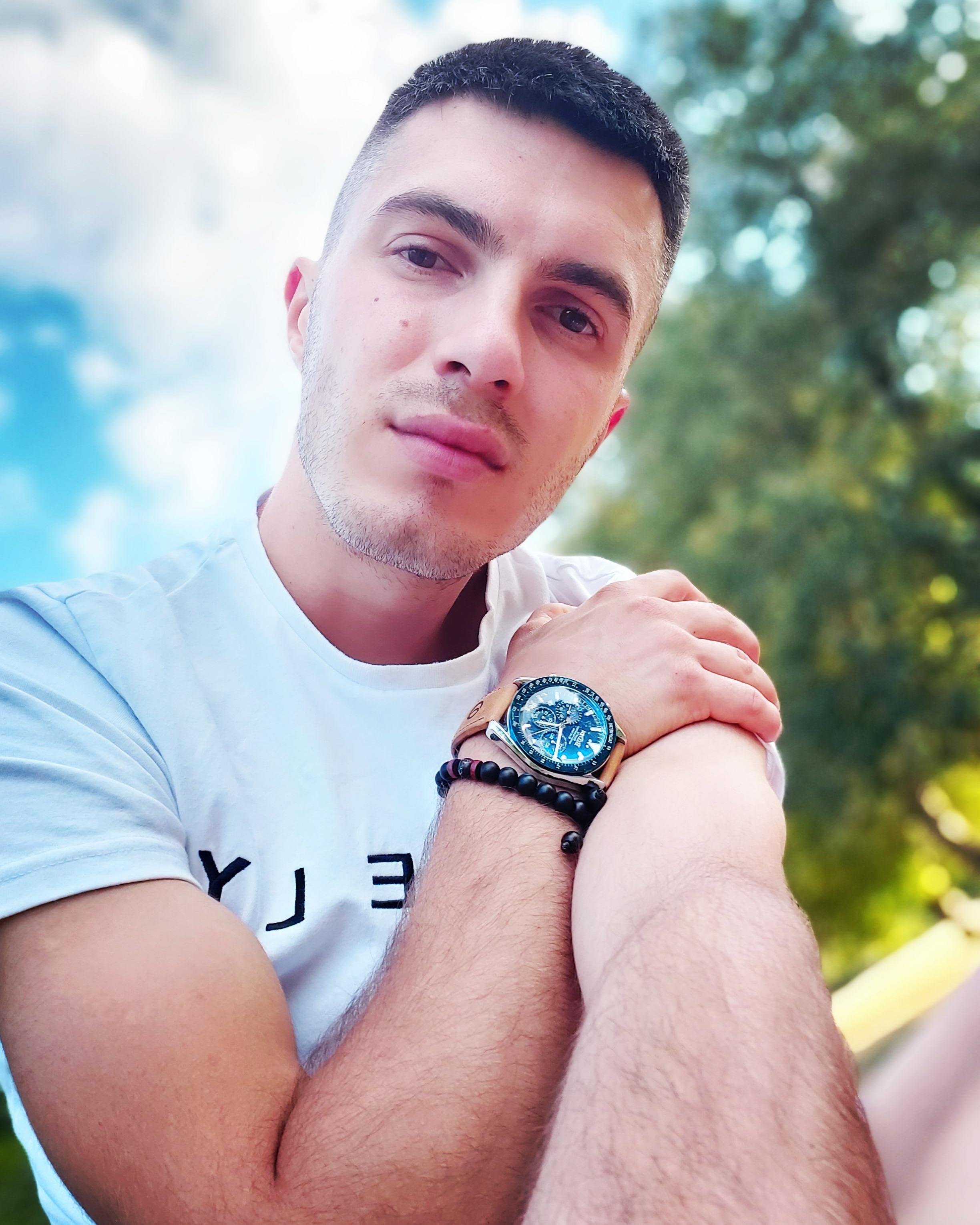 Bubu19972 from United Kingdom