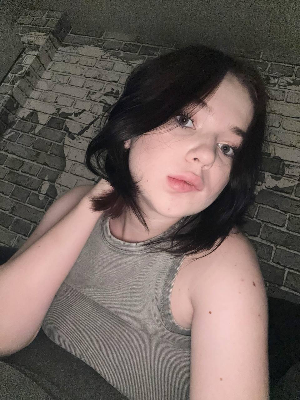 DevonaHutzler from United States