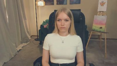 EliciaKrissie from France