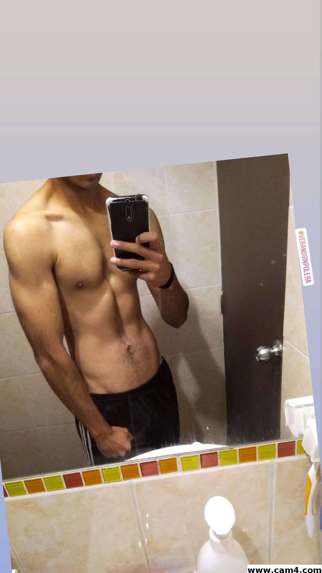Ellecheroxxd2 from Chile