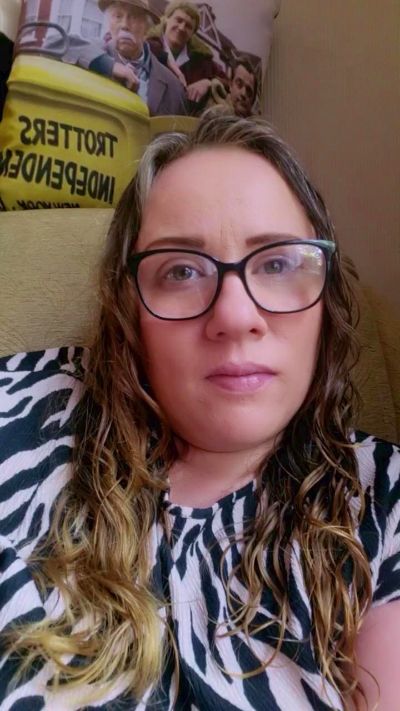 Emmaloulou3 from United Kingdom