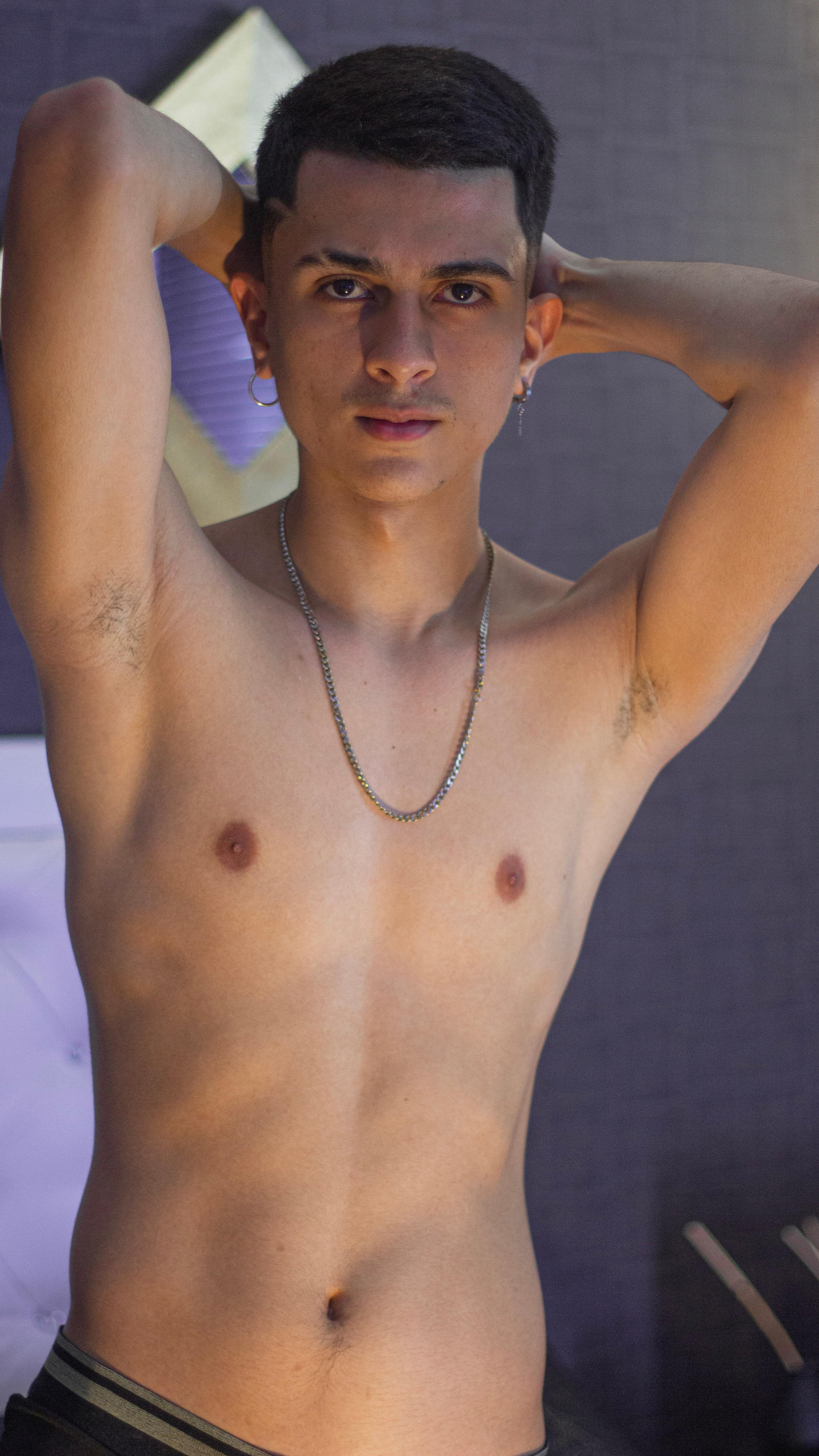 EthanSilver_ from Colombia