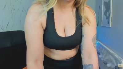 Holly_amazing from United Kingdom