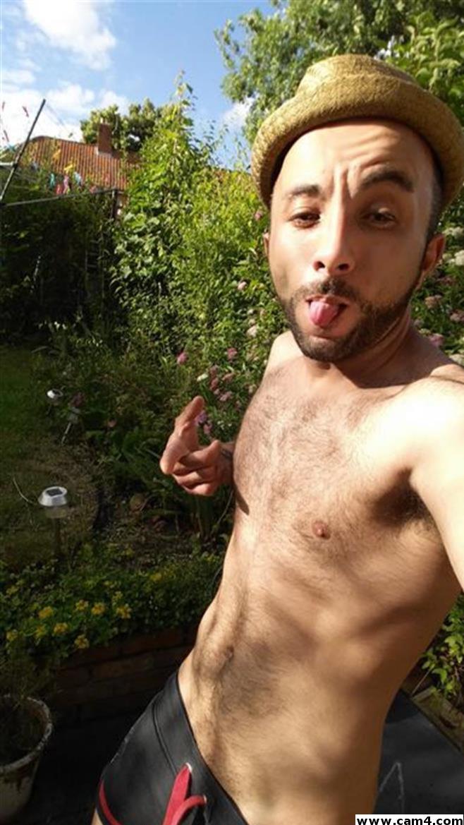 HornyManni84 from United Kingdom