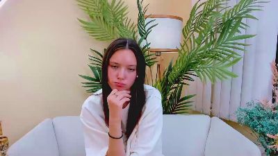 KyleeIsby from France