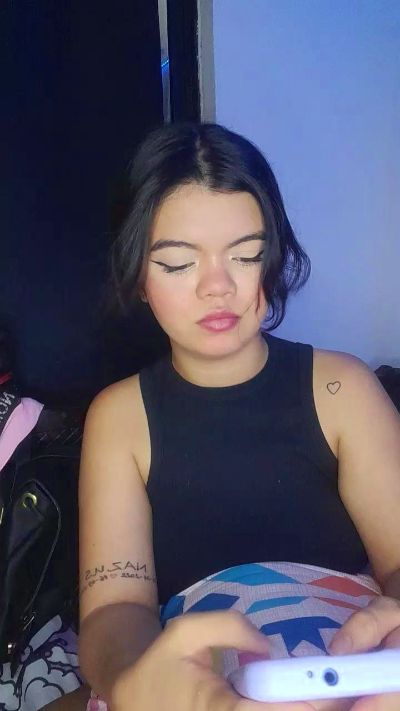 LittleAkari from Colombia