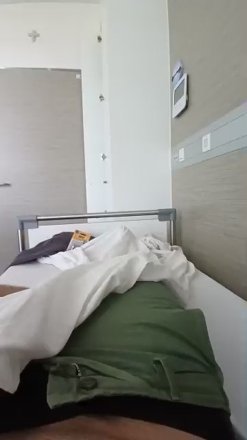 Nudedudebe from Belgium