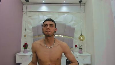 Phoeniix19 from Colombia