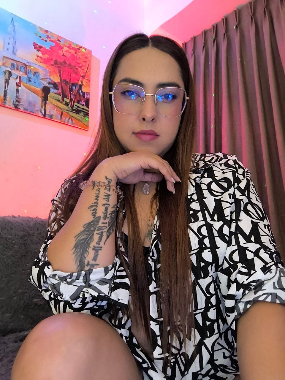 TamariValentine from Colombia