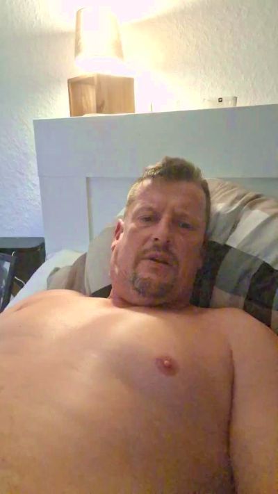 Tomihallo from Germany