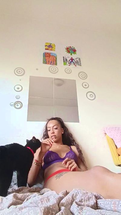 elleblue_sexy from France