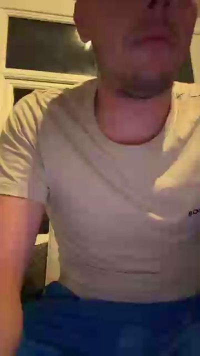 vasea99 from United Kingdom
